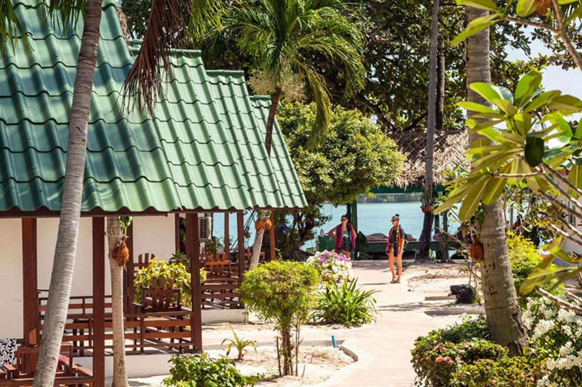 查汶海滩港口度假酒店 外观 照片